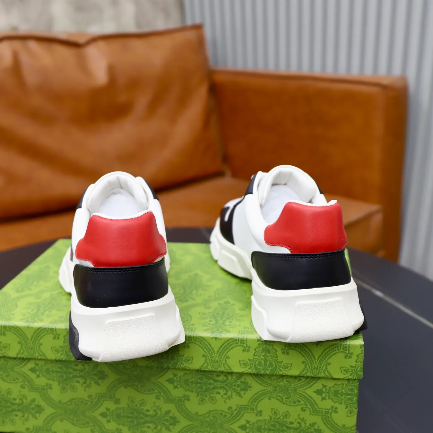 Ex-factory price: 540💰💰🙅‍♂️🙅‍♂️🙅‍♂️ Brand: GUCCI Standard code: 38-44 (45 customized) Grade: Same as the official website Material: Cowhide stitching Comfortable and breathable sheepskin lining Lightweight and wear-resistant sports outsole Style category: Men's fashionable casual shoes Running sports shoes Distinguished luxury brand elements Top luxury color: actual picture color